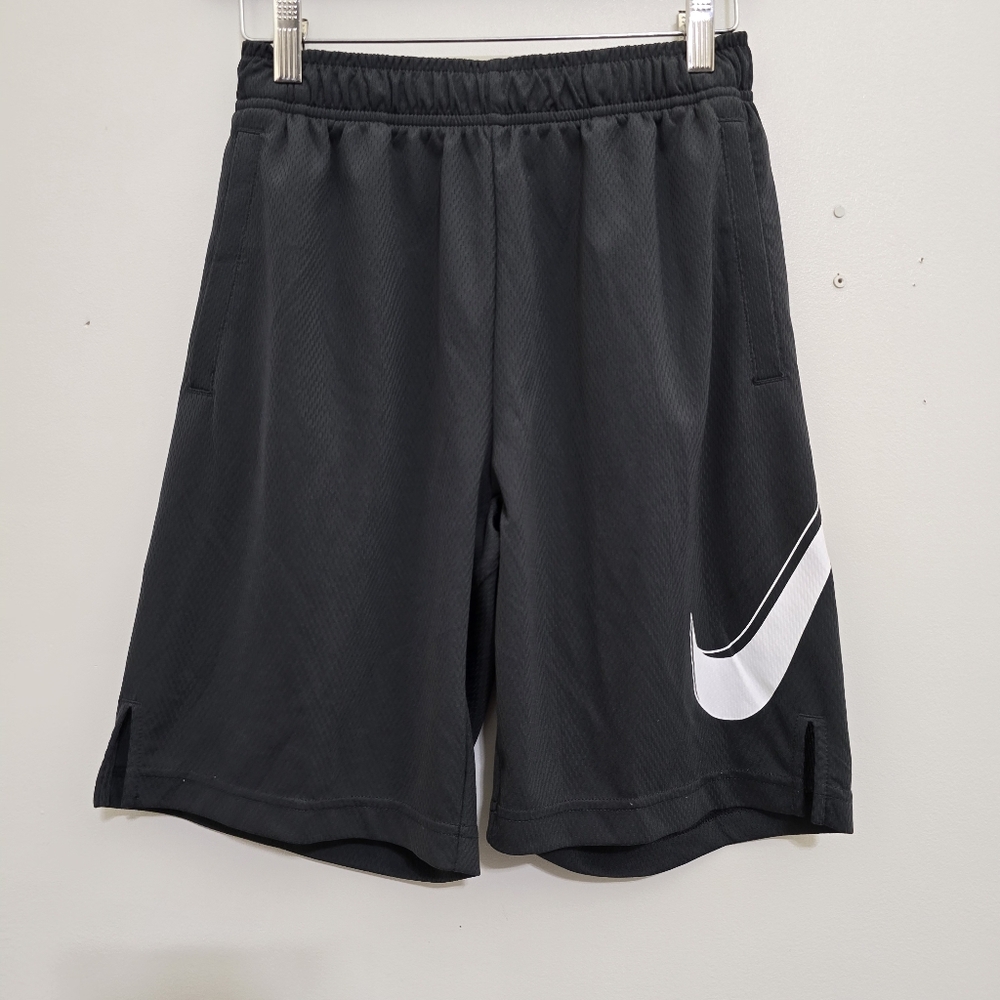 NIKE boys size Large‎ Dri Fit Athletic Shorts Gray Activewear